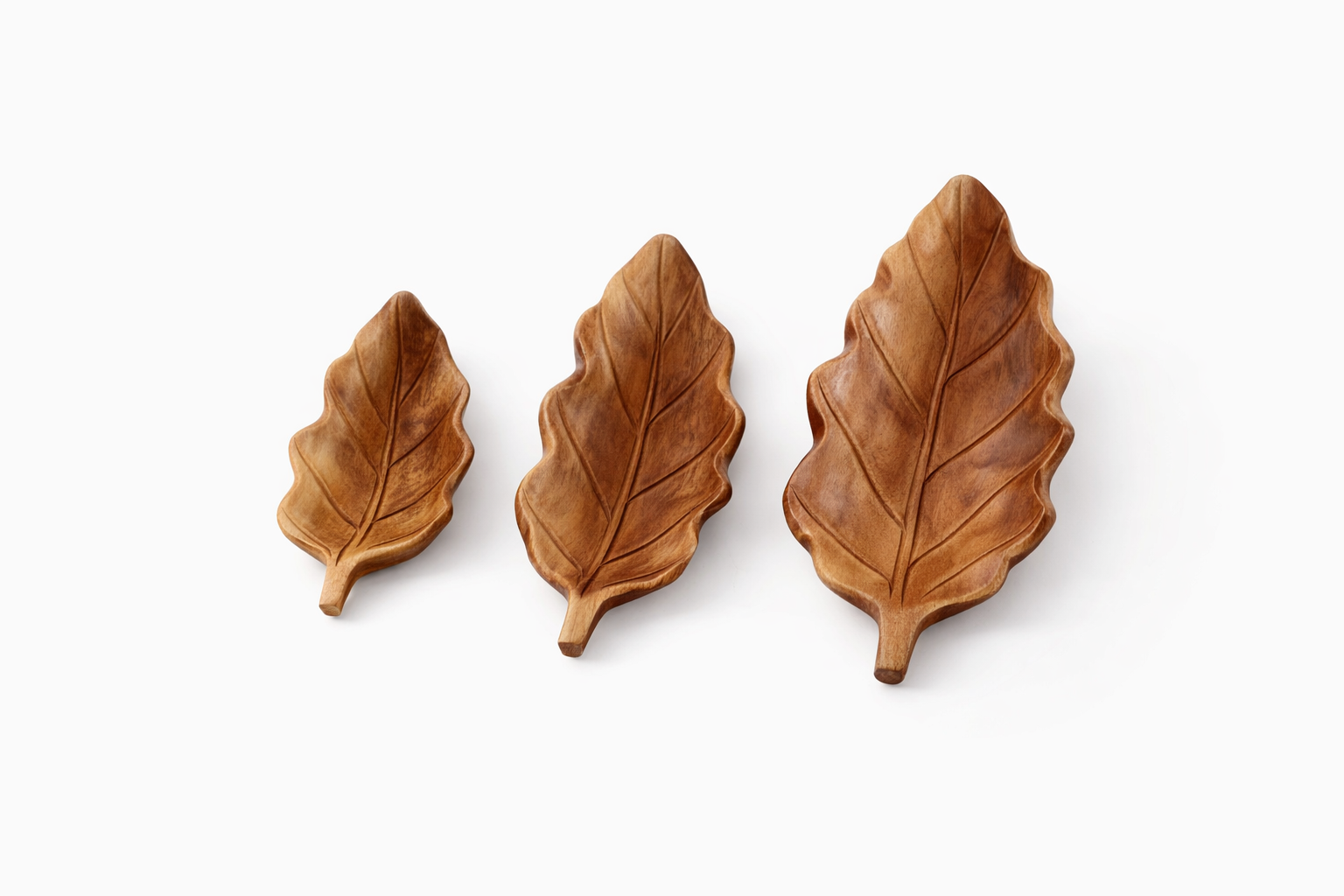 Wooden leaf bowls in small and large